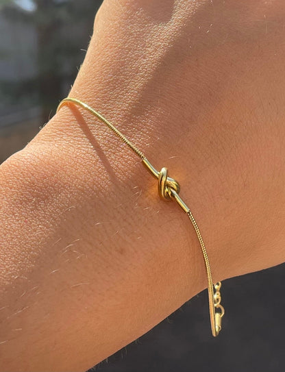 CANDELA DI SOIA ARANCIA E CANNELLA CON GIOIELLO DENTRO